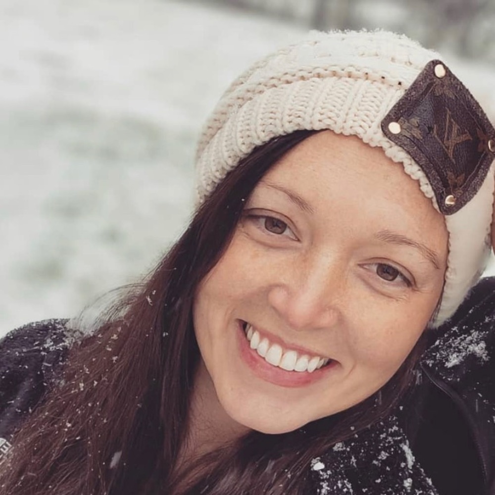 Meet your Posher, Adrianna